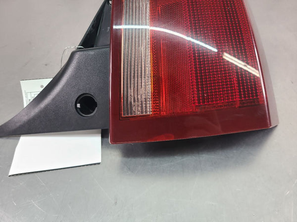 2004-09 Cadillac XLR Right Passenger Side Rear Tail Light Assembly, RH1