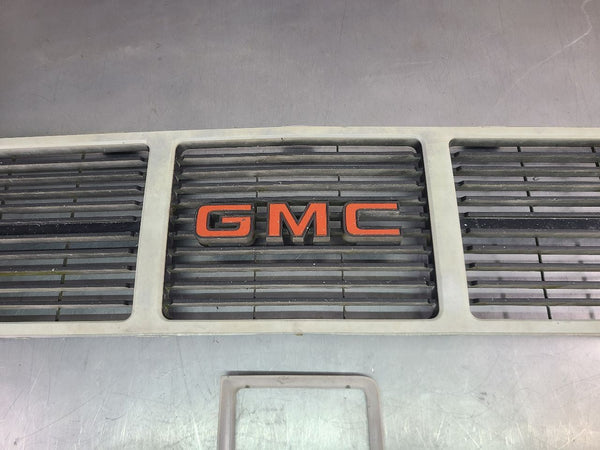 1985-88 GMC Truck, Blazer, Suburban Front Grille Assembly w/ RH Headlight Bezel2