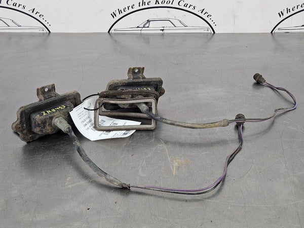 1970 Chevrolet Impala Front  Lower Park Light Lamp Pair, Left / Right, No Lenses4
