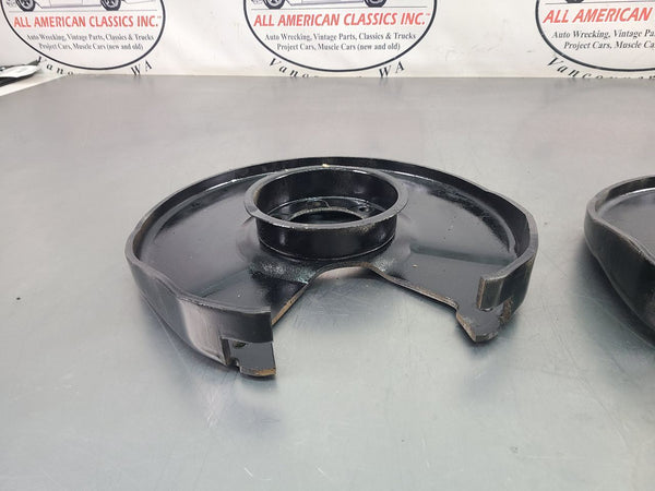 Dana 44 / 10 Bolt Rear End Disc Brake Backing Plate Pair, Left and Right - OEM3
