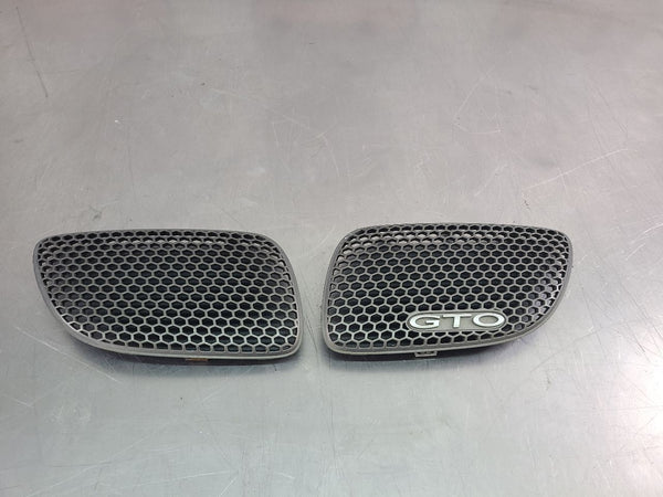 2004-06 GTO Factory Kidney Grille Insert Pair, Left and Right - OEM0