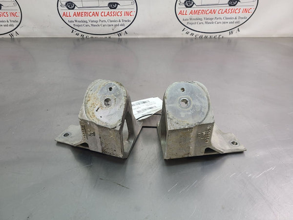 1997-04 C5 Corvette LS1 Engine Mount / Motor Stand Pair, LH/RH - OEM3