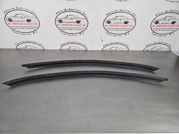 2004-06 GTO Upper Door Jamb Trim Strip Moulding Pair, Left / Right - OEM0