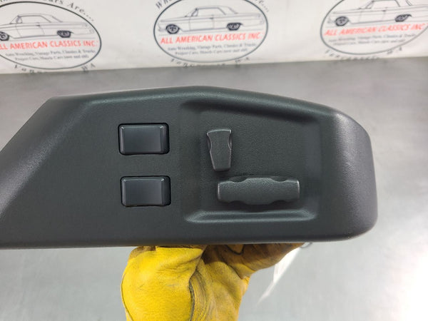2004-09 Cadillac XLR Right Passenger Seat Control Bezel w/ Switches - OEM4