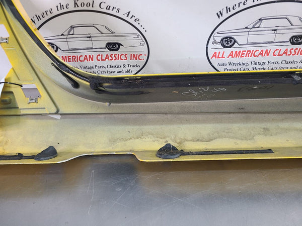 2005 C6 Corvette Left Side Rocker / Aperture Panel Moulding, Millennium Yellow20