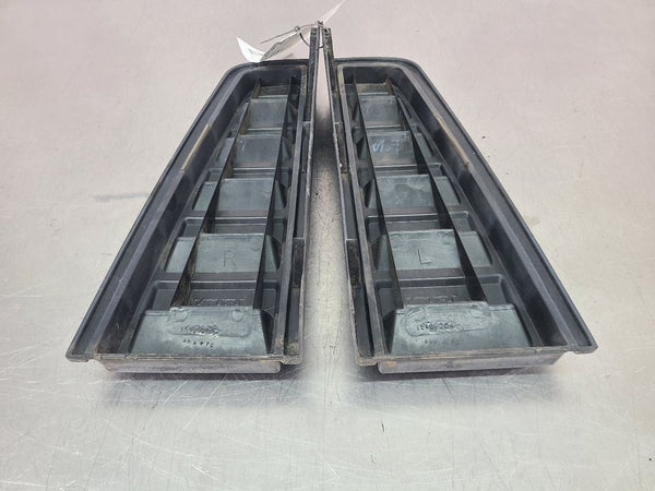 2003-07 Hummer H2 Rear Upper Tail Light Vent Trim Panel Pair, LH / RH - OEM8