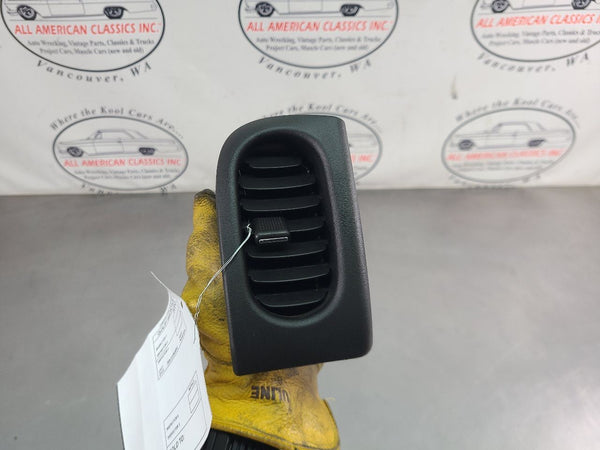 2005-13 C6 Corvette Right Passenger Side Dash Vent Assembly, #10323198, RH - OEM0