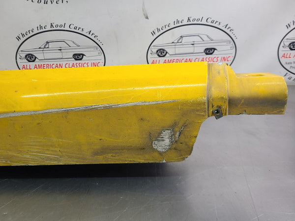 2005 C6 Corvette Right Side Rocker / Aperture Panel Moulding, Millennium Yellow14