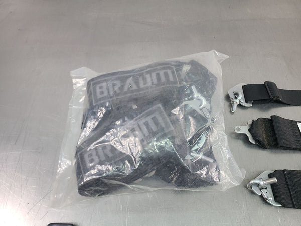 2013-15 Camaro Braum 5-Point Seat Belt Harness Set w/ Attachment Bar1