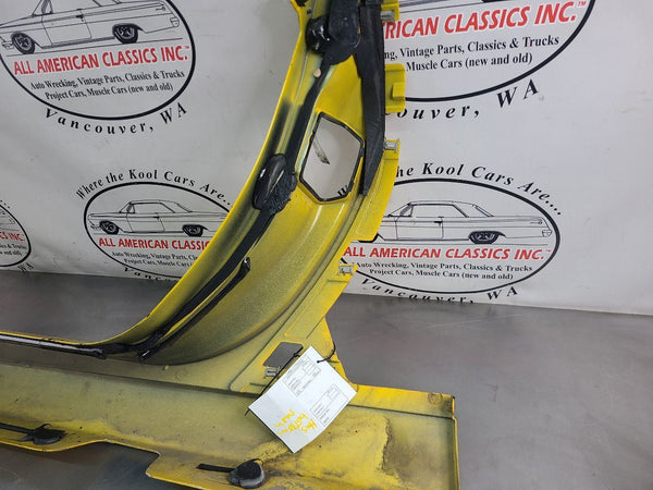 2005 C6 Corvette Right Side Rocker / Aperture Panel Moulding, Millennium Yellow18