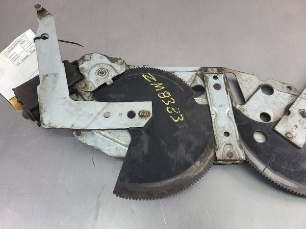 1973-91 Chevy Suburban Rear Power Tailgate Window Regulator Assembly w/ Motor4