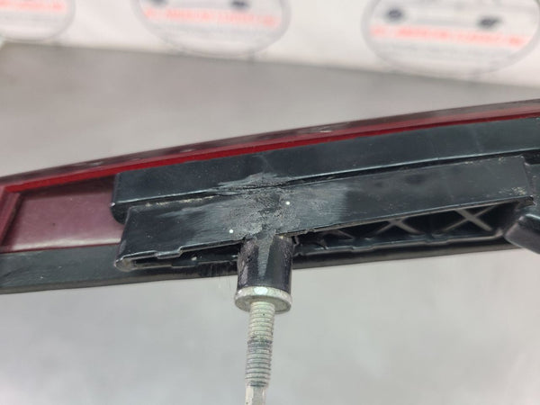 2005 Cadillac XLR Rear High Mounted Center Third Brake Light Assembly - OEM21