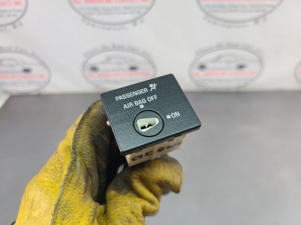 2005-13 C6 Corvette Front Dash Passenger SRS Control Switch, #152567912