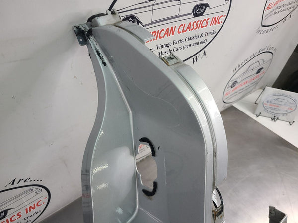 1997-04 C5 Corvette Left Side Rocker Aperture Panel Moulding, Sebring Silver2
