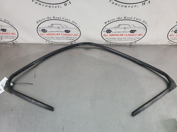 2003-06 Chevy SSR Flipper Weather Stripping - OEM0