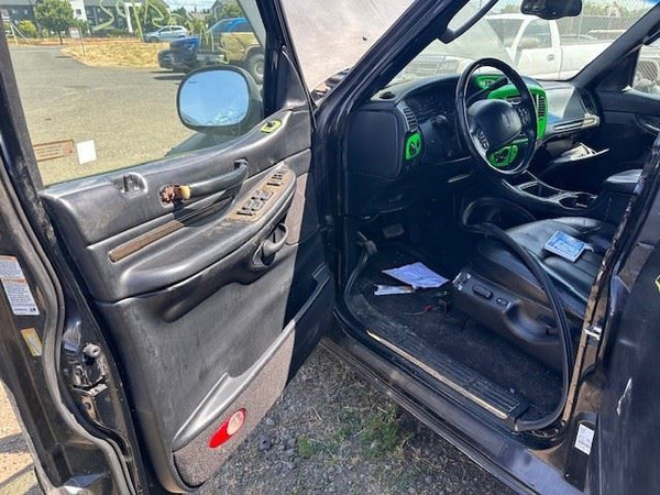 2002 Lincoln Blackwood Passengers Side RH Front Door Trim Panel Assembly, Black18