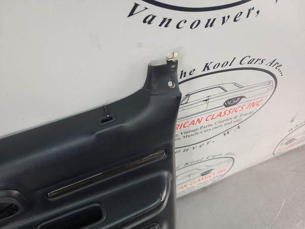 2002 Lincoln Blackwood Passengers Side RH Rear Door Trim Panel Assembly, Black1