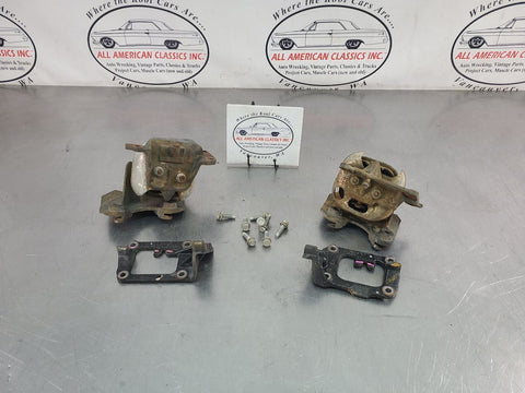 2005 Chevy SSR Complete Engine Mount / Motor Stand Bracket Set  OEM0