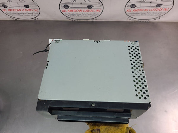 2004-09 Cadillac XLR Radio CD Player Assembly - OEM2