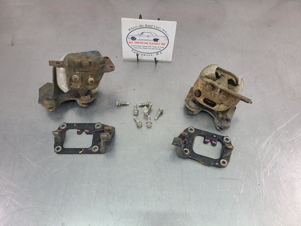 2005 Chevy SSR Complete Engine Mount / Motor Stand Bracket Set  OEM1