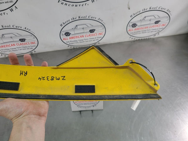 200306 Chevy SSR Passengers Side RH Exterior APillar Moulding Trim, Yellow11