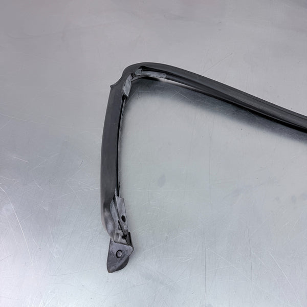 2005-13 C6 Corvette Upper B-Pillar / Roof Halo Weather Stripping - OEM1