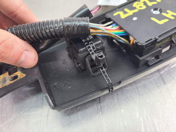 2003 Chevy SSR LH Drivers Seat Control Switch Panel  OEM6