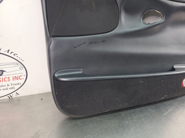2002 Lincoln Blackwood Passengers Side RH Front Door Trim Panel Assembly, Black10
