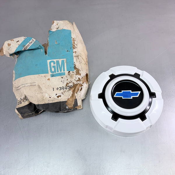 NOS 1969-72 Chevy C10 1/2 Ton Truck Dog Dish Center Cap / Hubcap , 10.5" 39450680