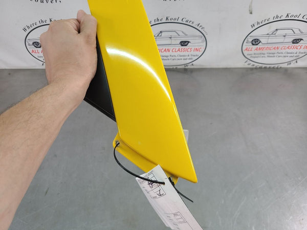 200306 Chevy SSR Passengers Side RH Exterior APillar Moulding Trim, Yellow7