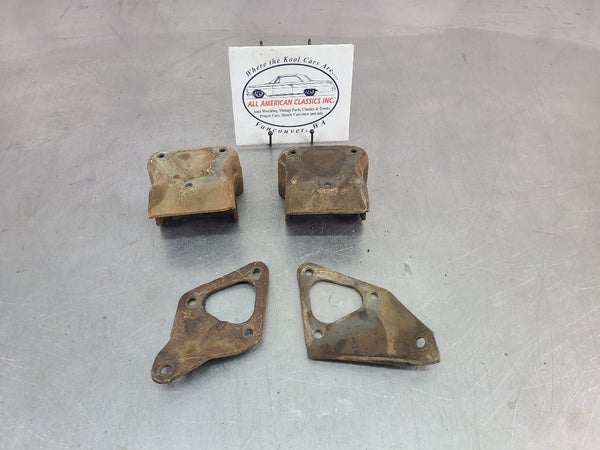 Chevy Suburban 350 TBI Engine Mounts / Cup Pair, LH/RH - OEM0