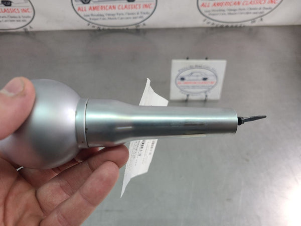 200306 Chevy SSR Automatic Transmission Shifter Knob Assembly, Silver  OEM10