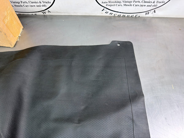 1973-87 Chevrolet GMC C/K Truck  OEM GM NOS Rubber Floor Mat w/ Floor Shift7