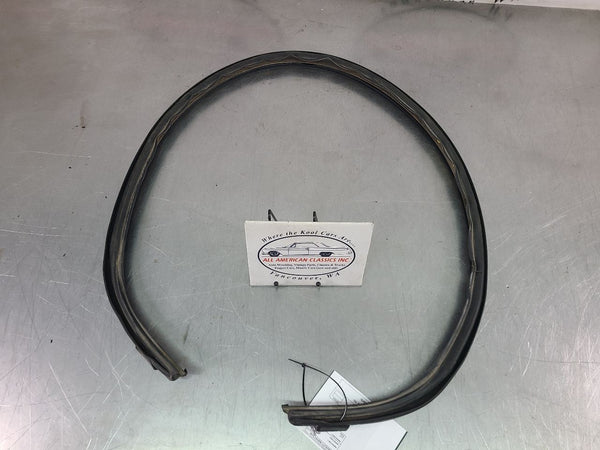 200306 Chevy SSR Rear Roof Panel Weather Stripping  OEM1