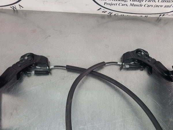 2003-06 Chevy SSR Rear Truck Bed Topper / Tonneau Main Lift Hinge Pair, LH/RH11