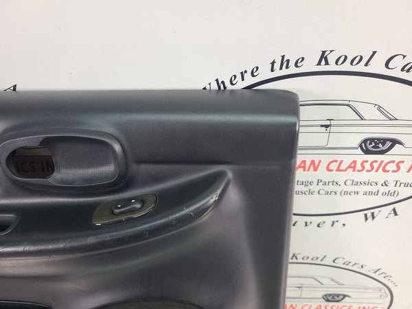 2002 Lincoln Blackwood Drivers Side LH Rear Door Trim Panel Assembly, Black3