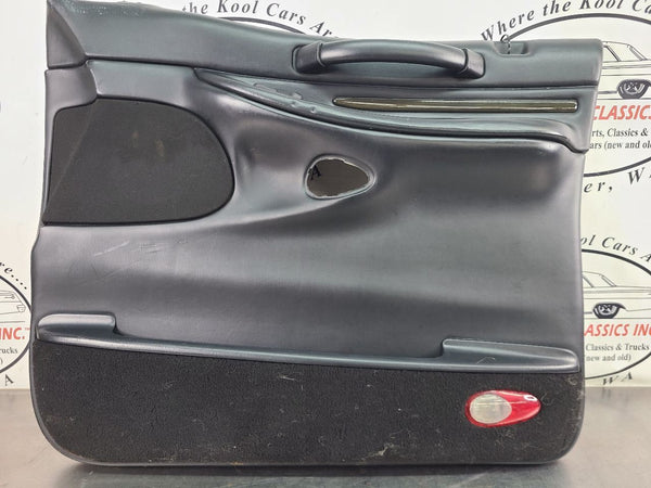 2002 Lincoln Blackwood Passengers Side RH Front Door Trim Panel Assembly, Black9