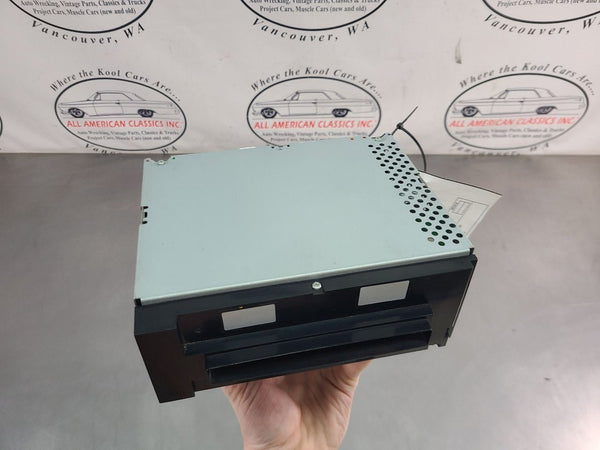 2004-09 Cadillac XLR Radio CD Player Assembly - OEM3