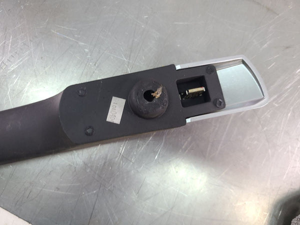 200306 Chevy SSR Passengers Side RH Interior Door Handle Trim  OEM8