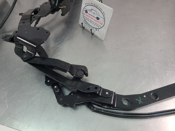 200306 Chevy SSR Rear Truck Bed Topper / Tonneau Main Lift Hinge Pair, LH/RH7