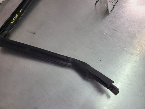 200306 Chevy SSR Front Windshield Weather Stripping  OEM1