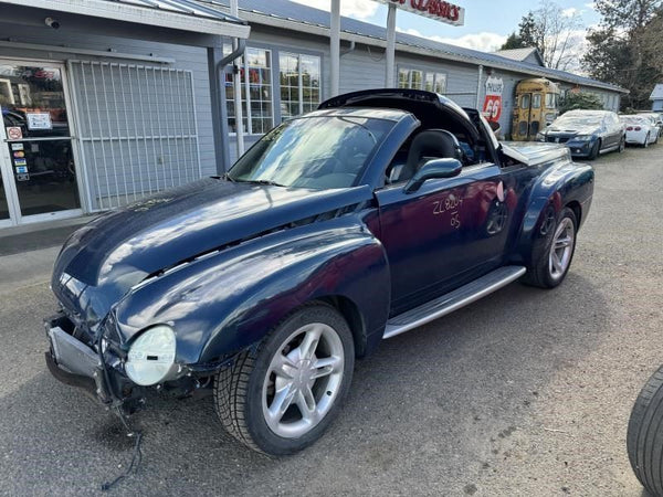 2005-06 Chevy SSR 6.0L Engine Mounts Motor Stand Bracket Set - OEM22