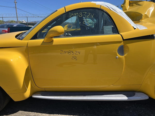 200306 Chevy SSR Drivers Side LH Exterior APillar Moulding Trim, Yellow12