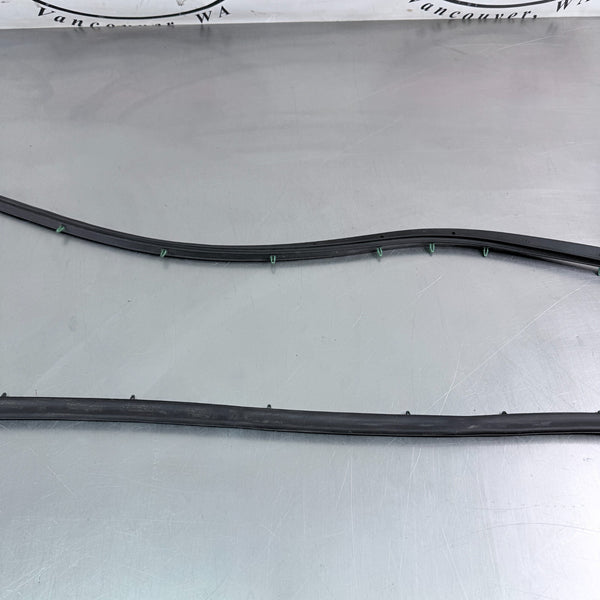 2005-13 C6 Corvette Front Right Passengers Side Door Weather Stripping - OEM2