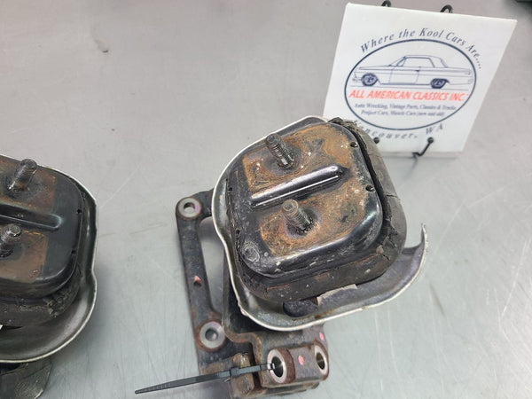 2005 Chevy SSR Complete Engine Mount / Motor Stand Bracket 4Piece Set  OEM3