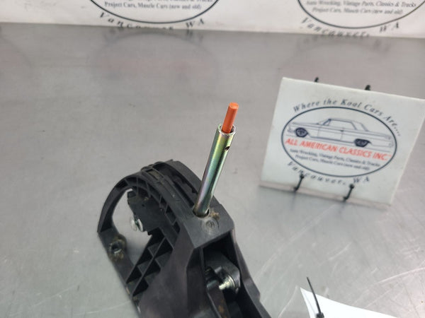 200306 Chevy SSR Bare Transmission Shifter Box Assembly  OEM1