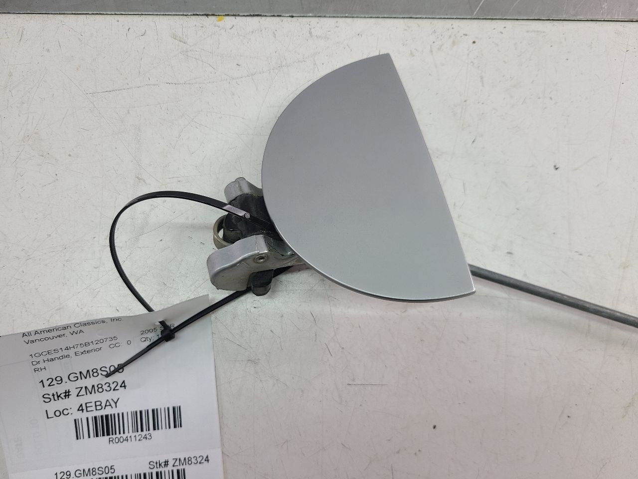 200306 Chevy SSR Passengers Side RH Exterior Door Handle Assembly, Silver Satin0