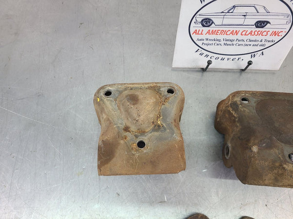 Chevy Suburban 350 TBI Engine Mounts / Cup Pair, LH/RH - OEM1