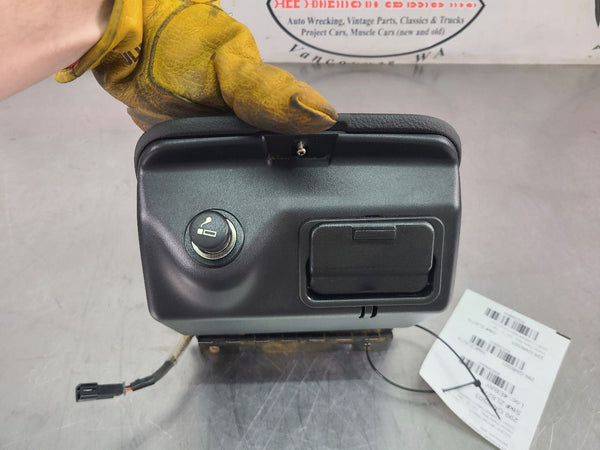 200306 Chevy SSR Front Dash Compartment / Ashtray w/ Lighter  OEM3