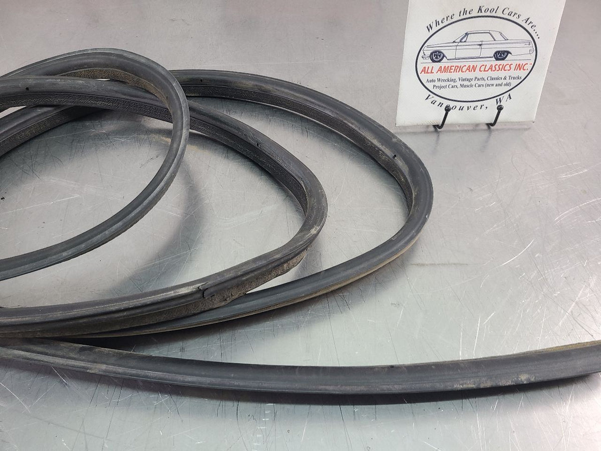 2006 Hummer H2 Rear Hatch Liftgate Weather Stripping Trim - OEM – All ...